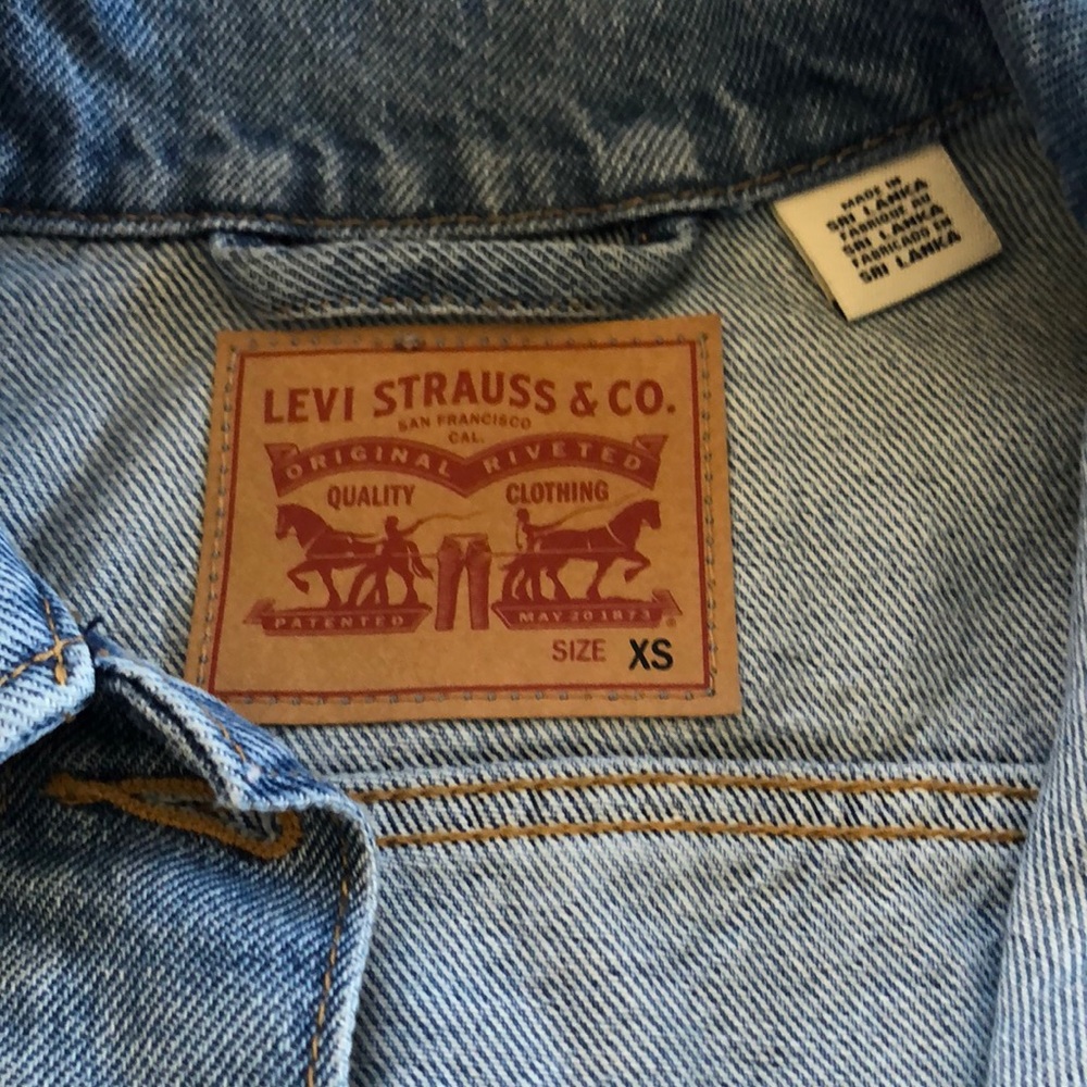 Levis Denim Jacket - Picture 2 of 4